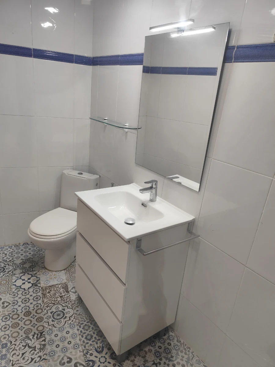 Obra Rehabilitación De Casa En Sant Boi Baño Detalle Lavabo Después De Reformar Baix Llobregat