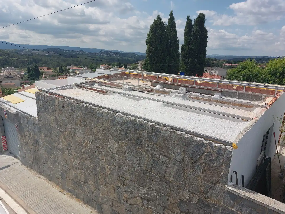 Exterior Casa Piera En Mitad De Rehabilitación De Casa