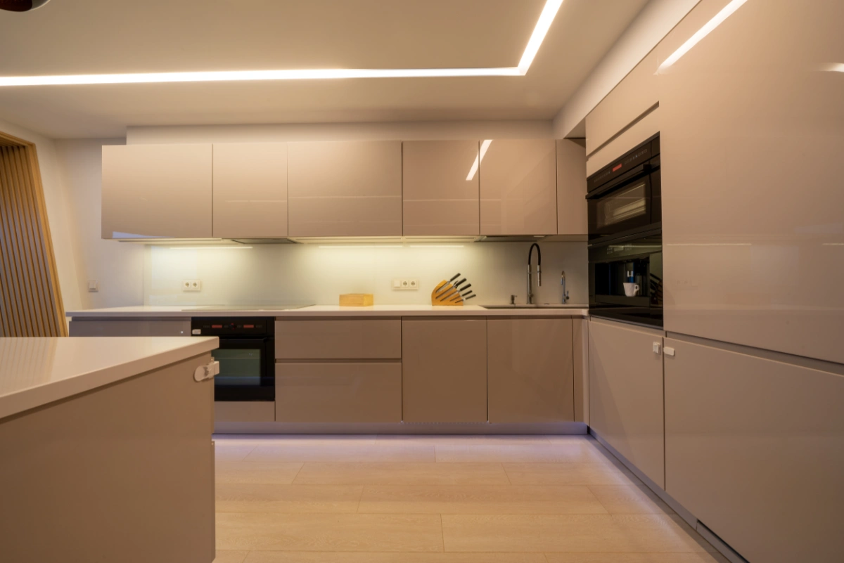 Cocina Moderna Aislar Del Ruido Exterior Reformas En Baix Llobregar Suelo De Aerotermia